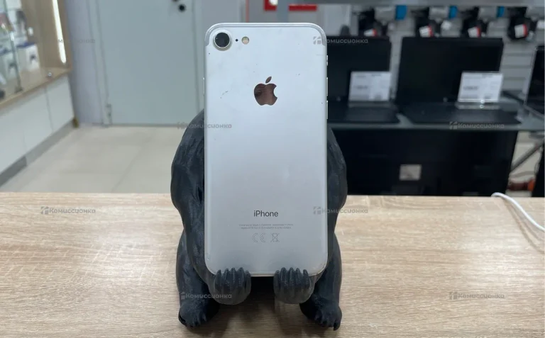Apple iPhone 7 32 ГБ.