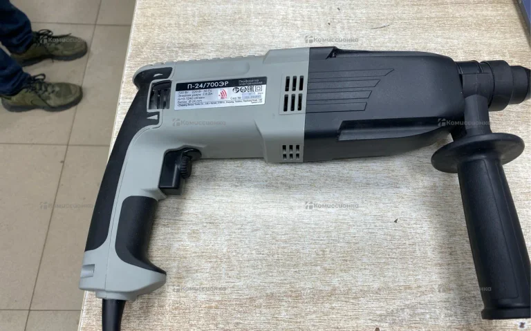 Перфоратор Интерскол П-24/700ЭР