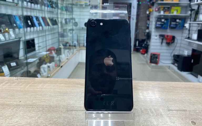 Apple iPhone SE (2022) 4/64 ГБ 76%