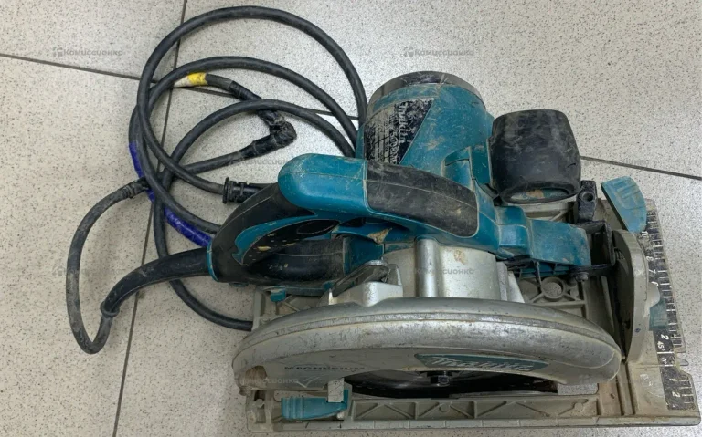 Дисковая пила Makita 5008MG