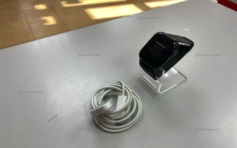 Часы  Apple Watch Series 8