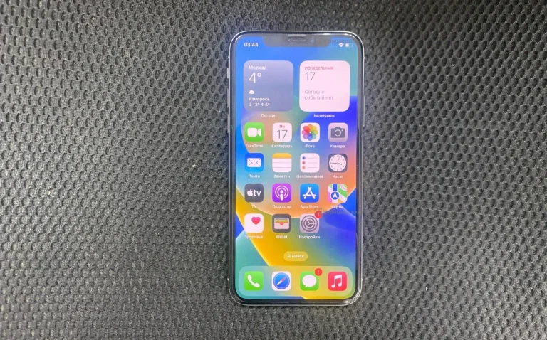 Apple iPhone X 3/64 ГБ