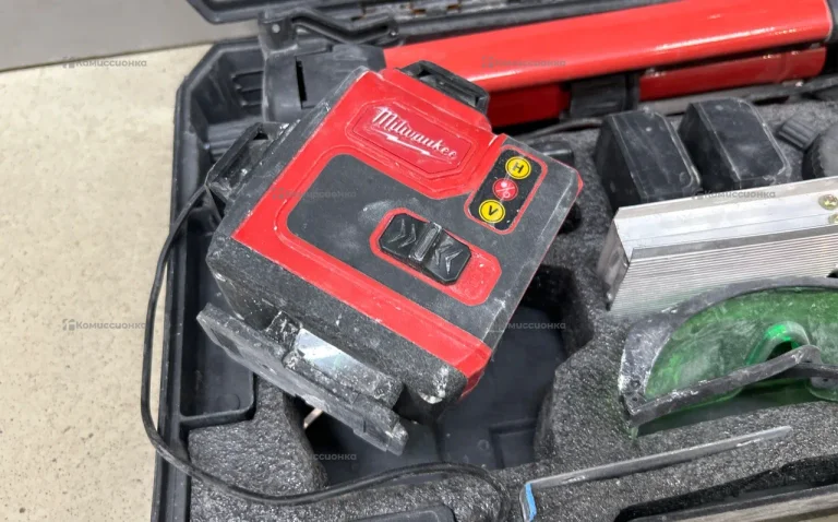 Лазерный уровень Milwaukee M16x