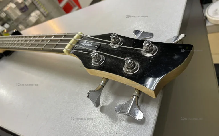 Басс Гитара Hofner Shorty Travel Bass