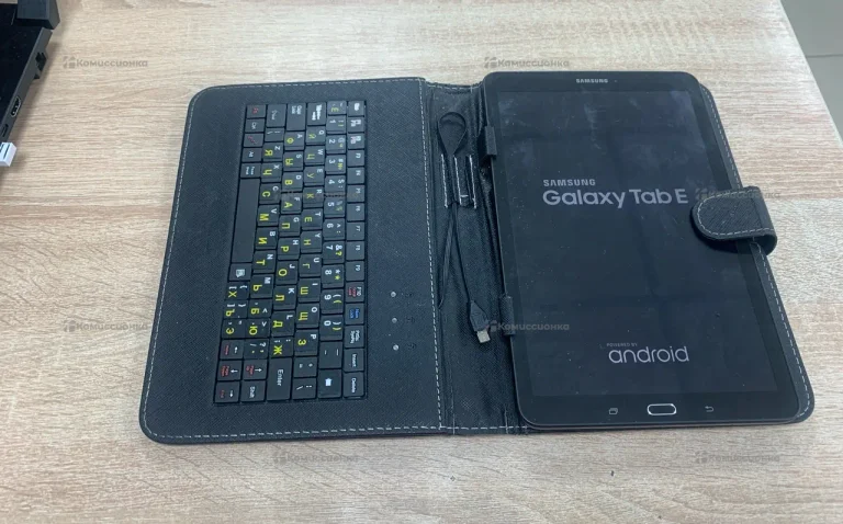 Планшет Samsung Galaxy Tab E 9.6 SM-T561N 8Gb