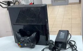 Приставка Xbox 360E CONSOLE 250 GB