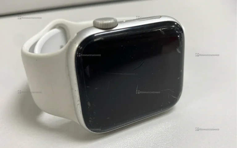 Часы Apple Watch SE 44MM