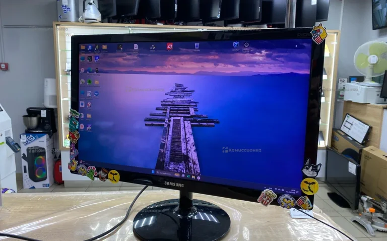 Монитор Samsung S24C350BL