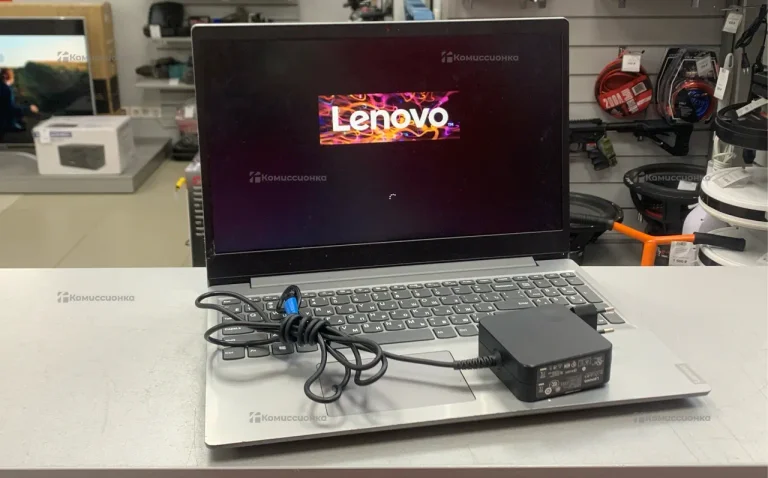 Ноутбук Lenovo 81W8