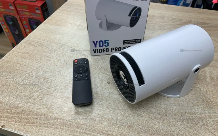 Проектор Y05