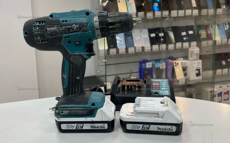 Аккумуляторная дрель-шуруповерт Makita DF488DWE