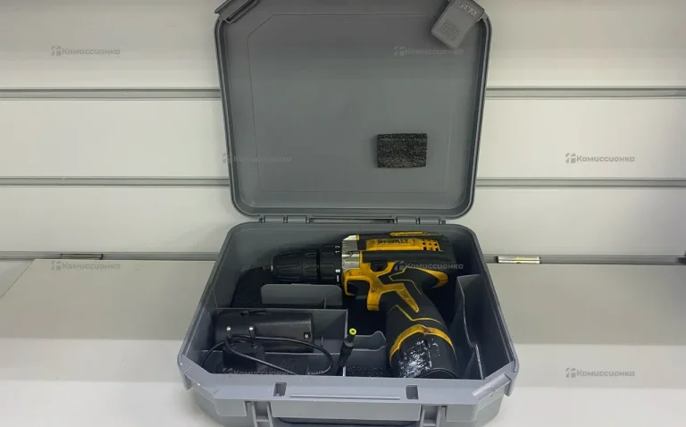 Шуруповерт DeWalt