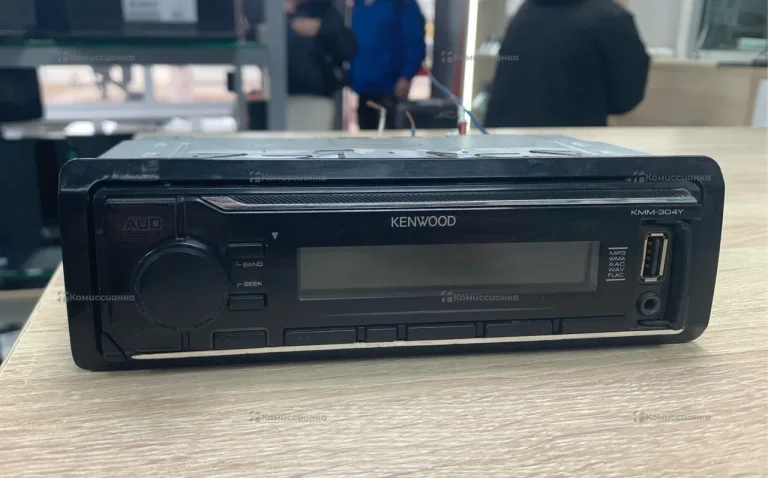 Автомагнитола  Kenwood KMM-304Y