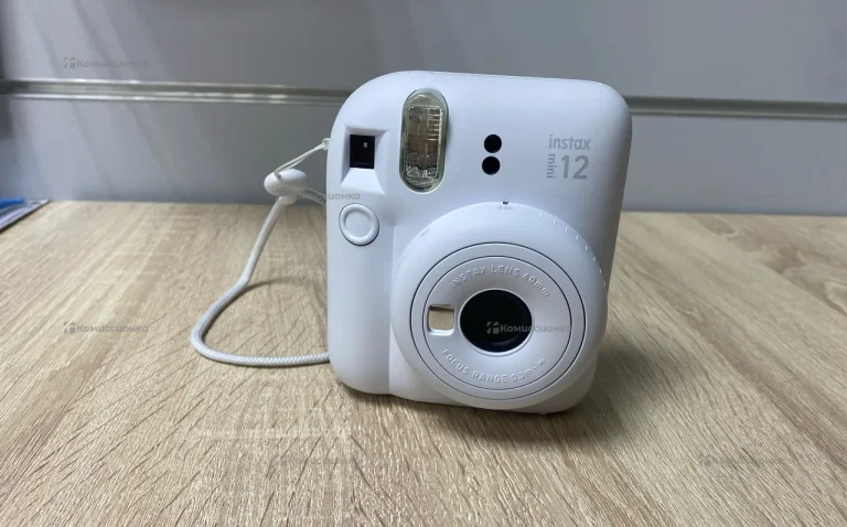 Фотоаппарат Instax mini 12