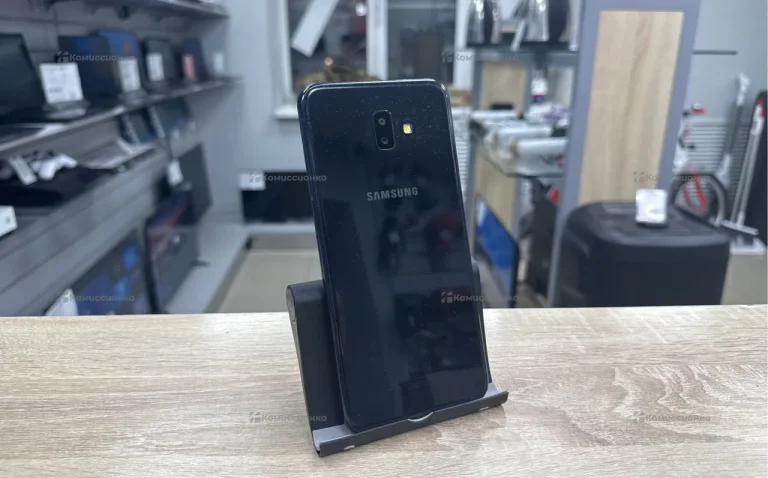 Samsung Galaxy J6+ 3/32 ГБ
