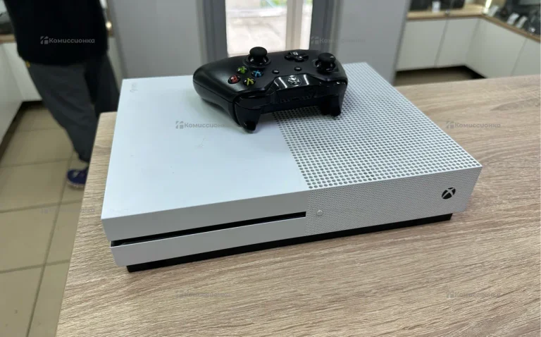 Приставка Xbox One S 500 ГБ