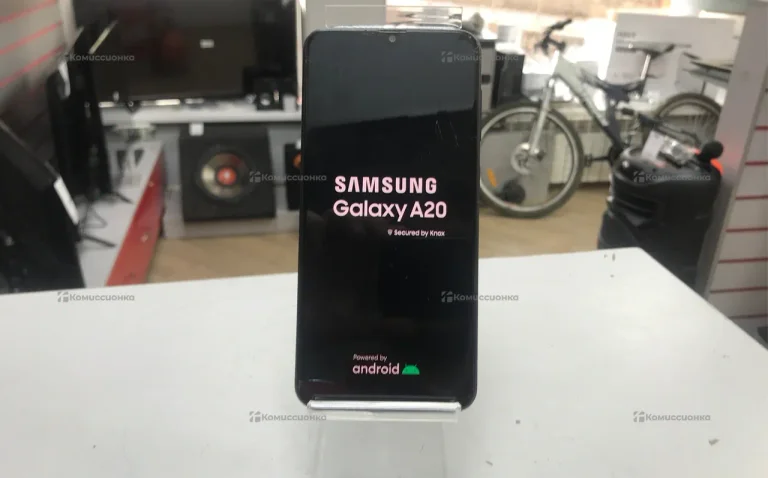 Samsung Galaxy A20 3/32 ГБ