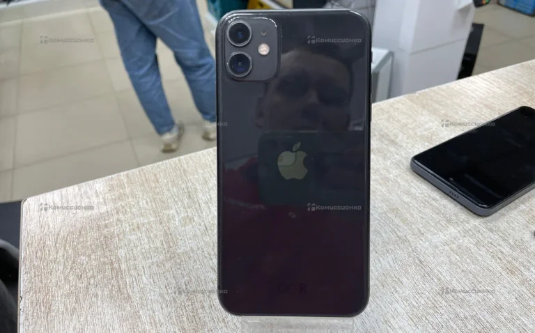 Apple iPhone 11 4/64 ГБ