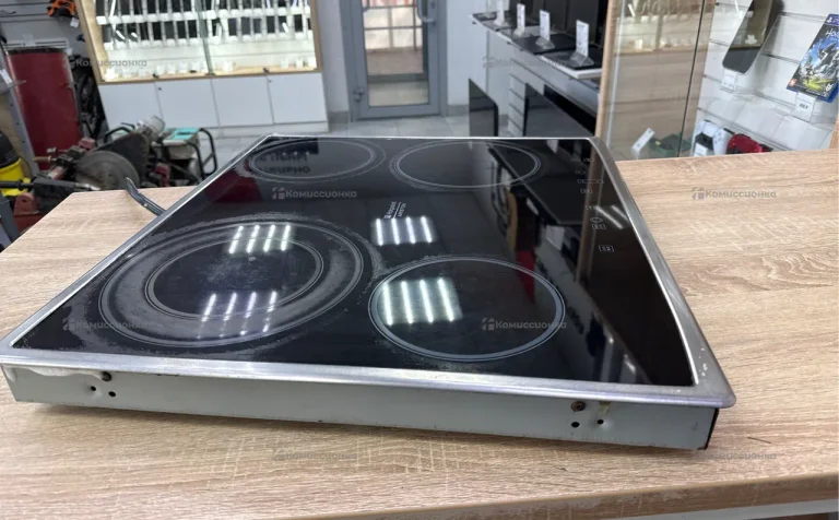 Варочная панель Hotpoint 7HKRC