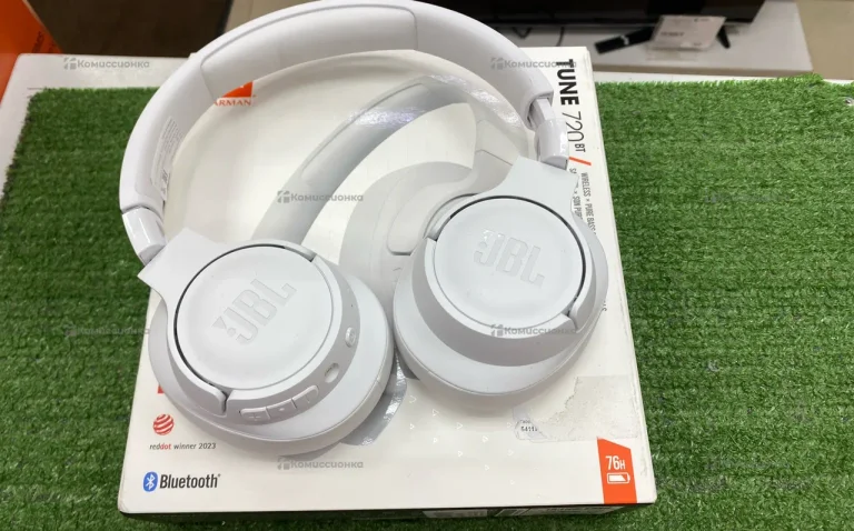 Наушники  JBl Tune 720BT