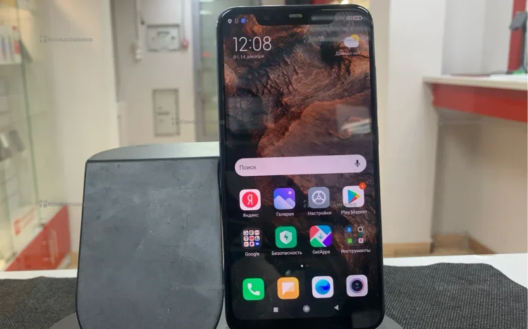 Xiaomi Mi 8 6/64 ГБ
