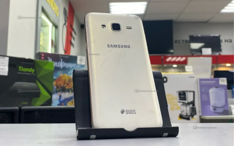 Samsung Galaxy J3 (2016) 2/16 ГБ