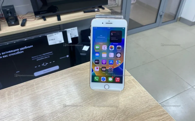 Apple iPhone 8 Plus 3/64 ГБ
