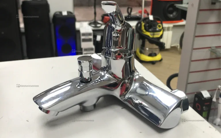 Смеситель для ванной Lemark