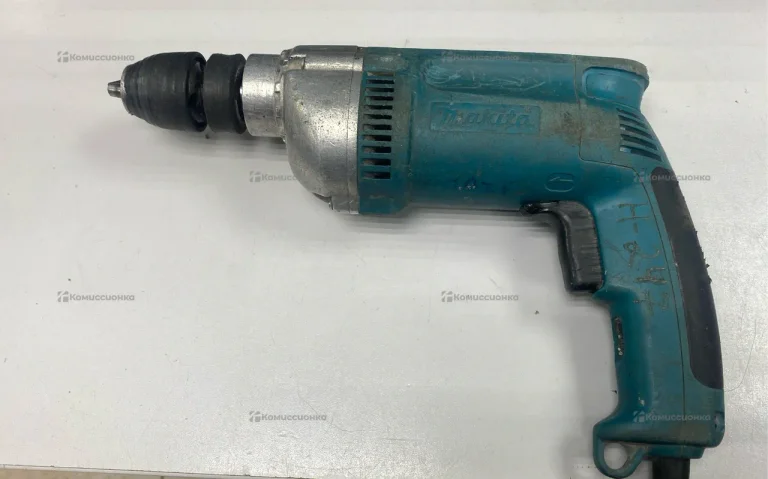 дрель Makita.