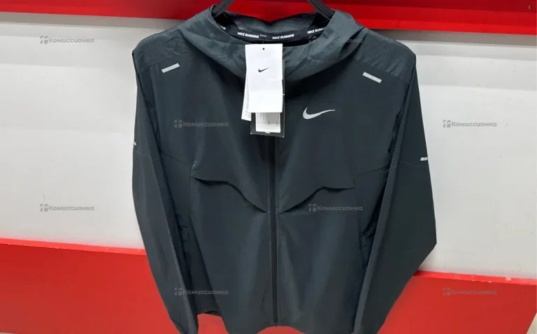 Ветровка Nike (S)