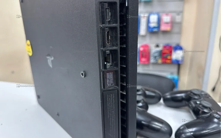 Приставка PS4 Slim 1tb. 2 джойстика