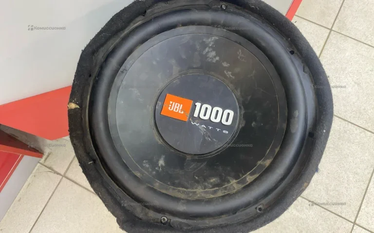 Сабвуфер  JBL CS1214 T