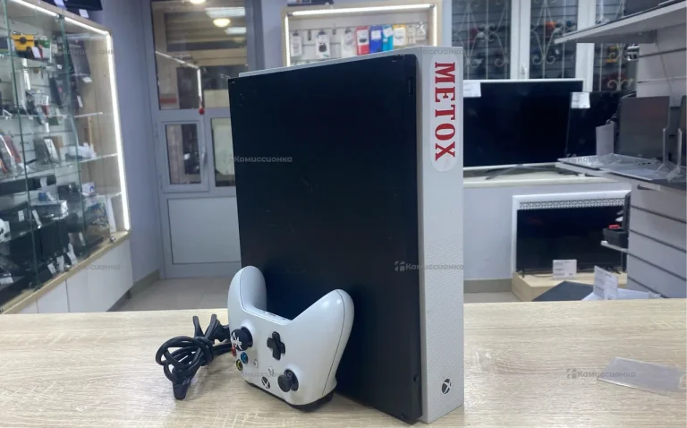 Приставка Xbox One S 500 ГБ