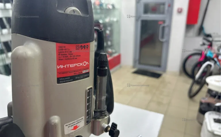 машина фрезерная Интерскол ФМ 32/1900Э