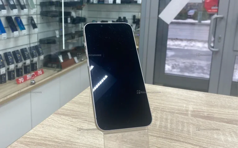 Apple iPhone 13 4/128 ГБ