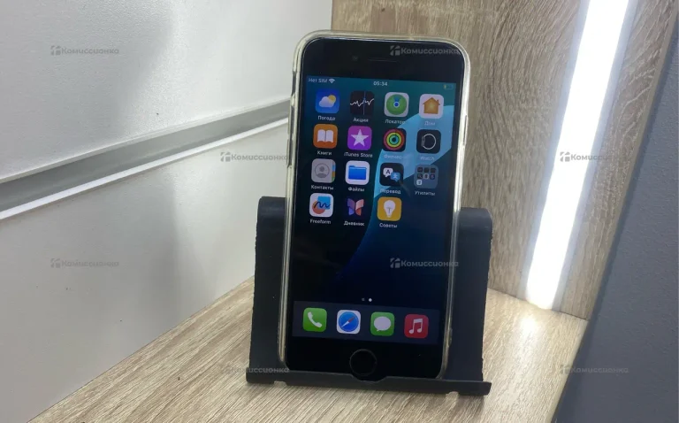 Apple iPhone SE (2020) 4/64 ГБ