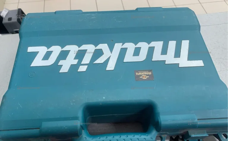 аккумуляторная дрель-шуруповерт Makita DF333D