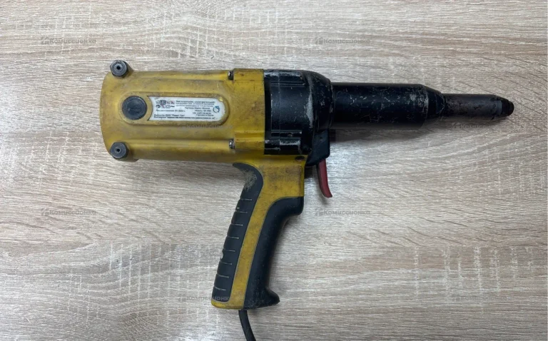 Заклепочник Skytols SK 1006