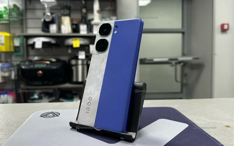 Vivo iQOO Neo9S Pro+ 12/256 ГБ