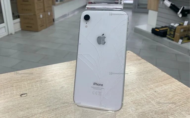 Apple iPhone XR 3/64 ГБ