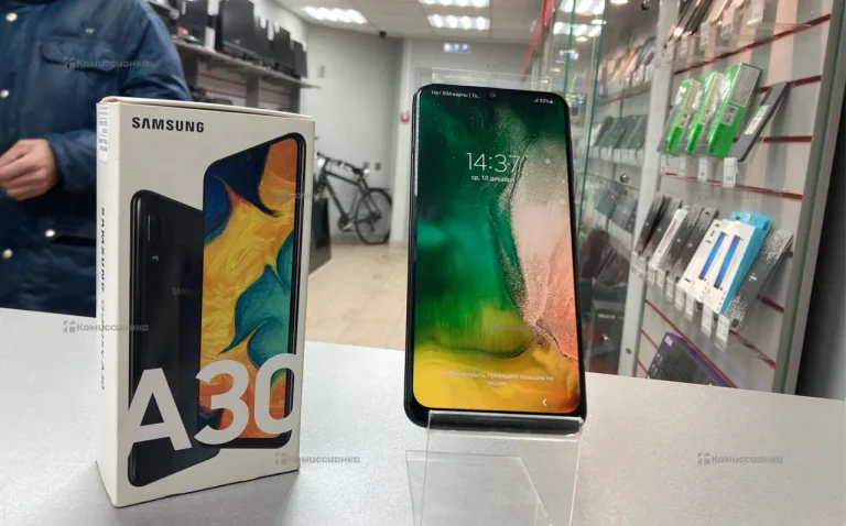 Samsung Galaxy A30 4/64 ГБ