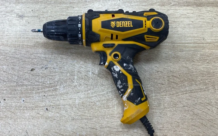Дрель-шуруповерт Denzel SD-300-10