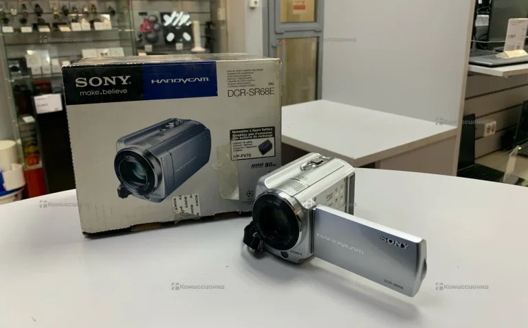 Камера Sony SR68E