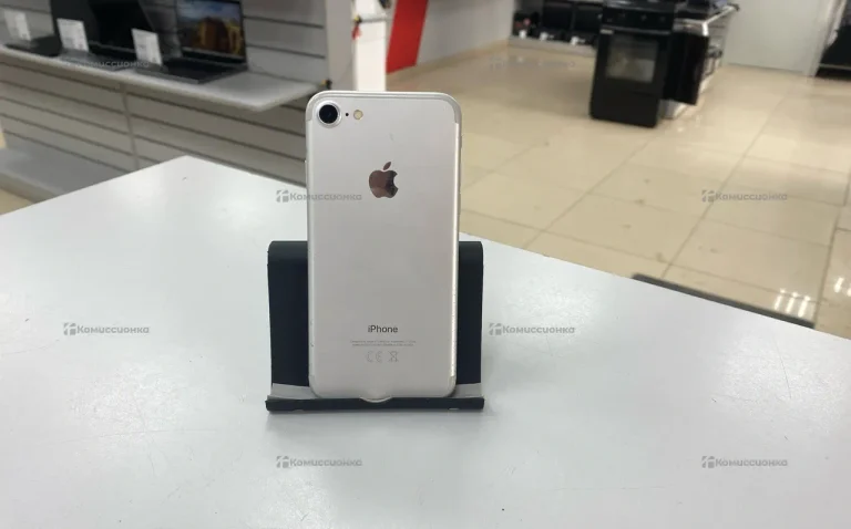 Apple iPhone 7 2/32 ГБ