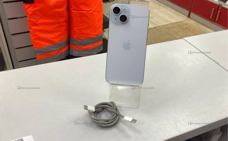 Apple iPhone 15 6/256 ГБ