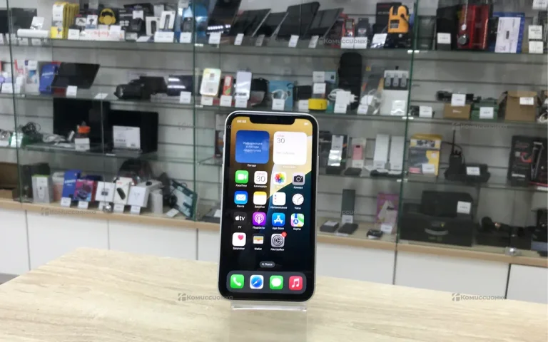 Apple IPhone XR 64Гб