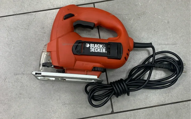 Электролобзик BLACK+DECKER KS888E