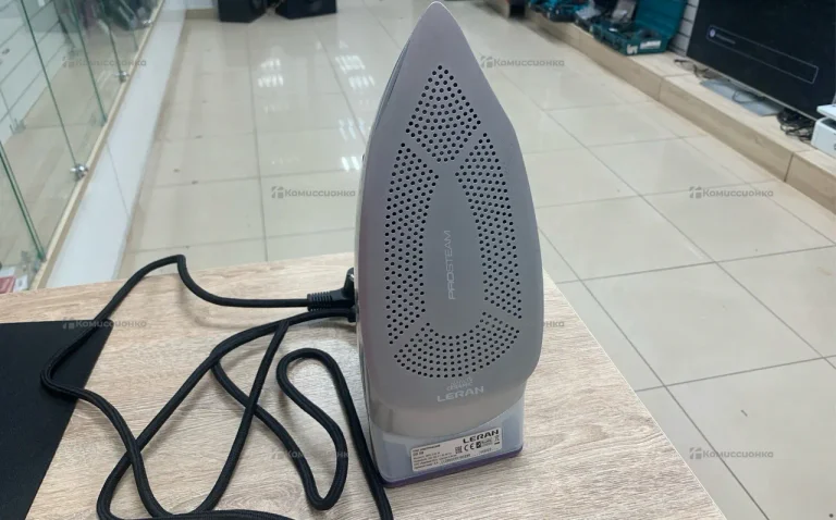 Утюг LERAN CEI700
