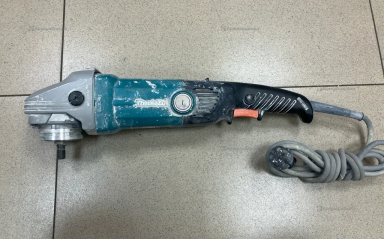 Полировальная машина makita SA7000C