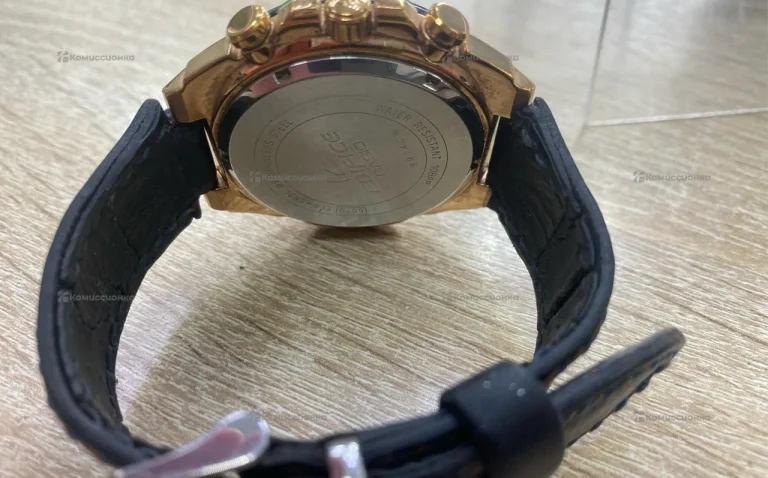 Часы  EDIFICE CASIO WR100M